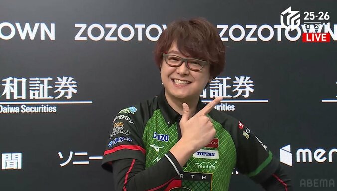 【写真・画像】赤ぶち眼鏡がキラリと光る 石井一馬、30代ラストの登板で希望繋ぐトップ！東1局で決めた峻烈跳満ツモ「麻雀を続けて来てよかったな」／麻雀・Mリーグ　1枚目