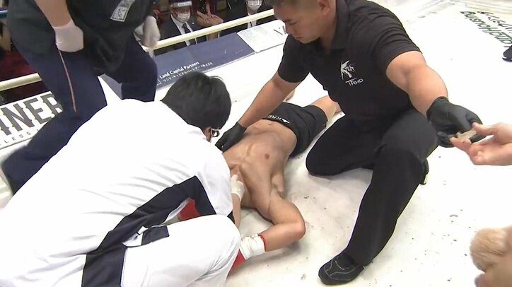 “エビ反り”失神KOに場内どよめき 衝撃のカウンター決着に「ヤバい倒れ方」驚きの声