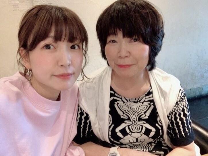 あいのり・桃、似てると言われる母との2ショット「そっくり！」「姉妹みたい」の声