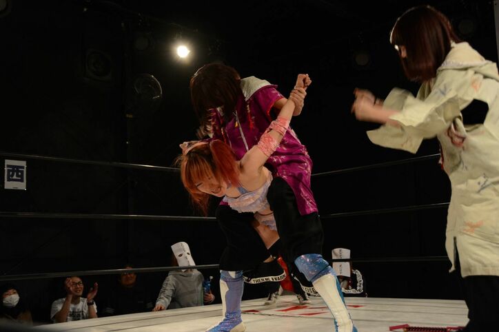 女子レスラー・松本都が新興宗教を旗揚げ プロレス界の宗教戦争に大槻ケンヂも降臨