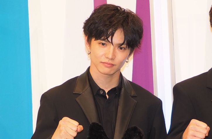 岩田剛典、EXILEメンバーとの初対面を振り返る「右も左もわからないけど伝説的、洗礼を受けた!」