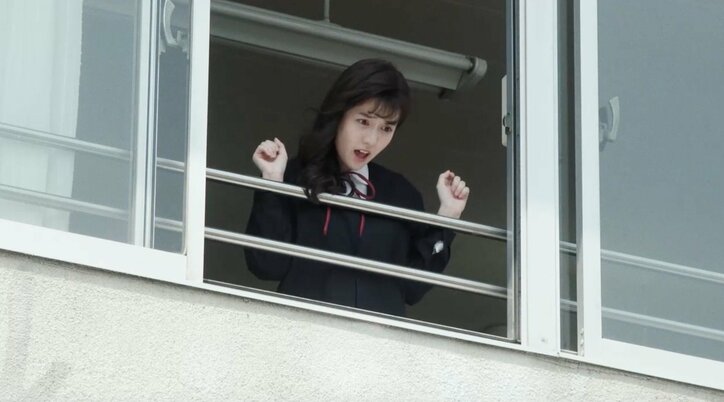 ブルマー姿で色仕掛け、植木鉢を頭上に落とし殺人未遂…眼帯秘書・礼香の高校時代が怖すぎる『L 礼香の真実』