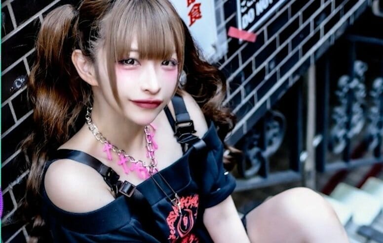 40歳美魔女の若すぎるビジュアルに驚きの声「信じられない！」