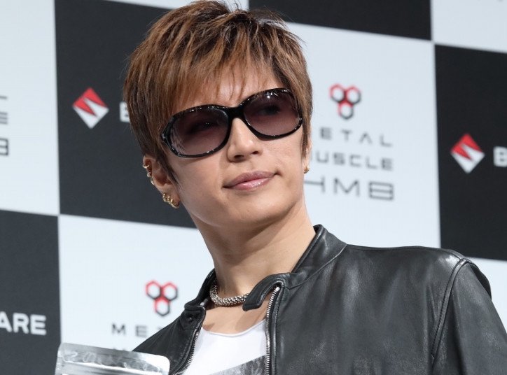 Gackt 日焼けした珍しい色黒ショットを公開 美しすぎ カッコ良い の声 話題 Abema Times