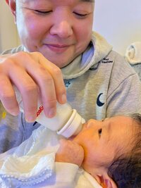 内山琴『パパ山ミルク授乳に挑戦！』