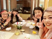渡辺直美、横澤夏子らとの笑顔ショットを公開「全員が、喋らず涙を流し10分くらい笑い続けた」
