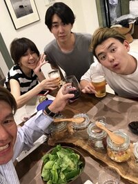 ヒロミ、次男20歳の誕生日を家族で祝福「そっくり」「似てる」の声相次ぐ