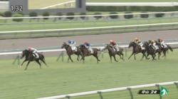 「ヤバいやつが出てきた」“ハンサムな”2歳馬、重馬場で7馬身差独走…ファン大盛り上がり「男前な勝ち方！」