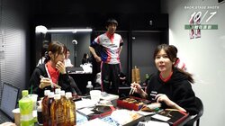 美女雀士コンビも思わず「えへ♪」試合直前でもニコニコしちゃう豪華弁当にカメラマンまで「すごい…」とびっくり／麻雀・Mリーグ