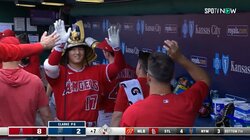 絶好調で「ニコ谷」も全開！大谷翔平、特大HR後の兜セレブレーションがめちゃ笑顔「ニッコニコなのがうれしい！！！」