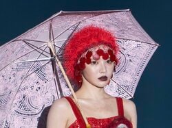 FRUITS ZIPPER・鎮西寿々歌「いつもと雰囲気が違う」「ラスボス感」可愛らしさを封印したクールランウェイに大歓声「異次元の迫力」