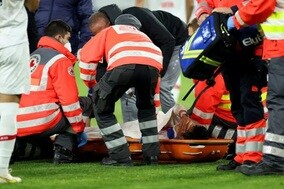 頭部の激しい接触で病院直行も…チーム指揮官は遠藤航について「状態は良好」「彼のワールドカップ出場を望んでいる」