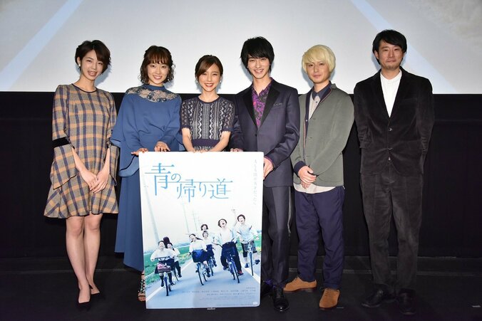 真野恵里菜、主演映画念願のお披露目に感極まって思わず号泣 5枚目