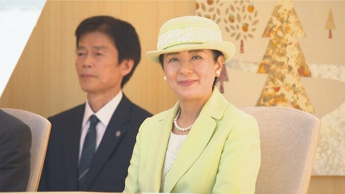 【写真まとめ】雅子さま　新緑に映えるライトグリーンの装い　天皇皇后両陛下1泊2日で愛媛県へ　「全国植樹祭」に出席　ホッキョクグマの「ピース」見学 1枚目