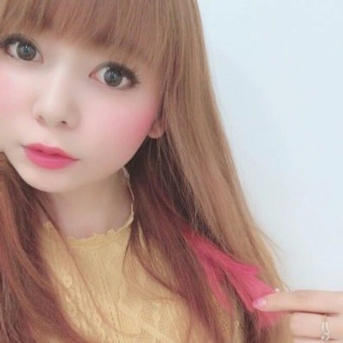中川翔子、“ピンクがちらり”なヘアアレンジを公開「お仕事によっては、、」 1枚目