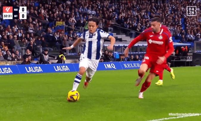 【写真・画像】「マジシャンだ」久保建英の“無双ドリブル”にSNS沸騰！「レベチすぎ」謎の“３人スルー”には「なんでだ…」　1枚目