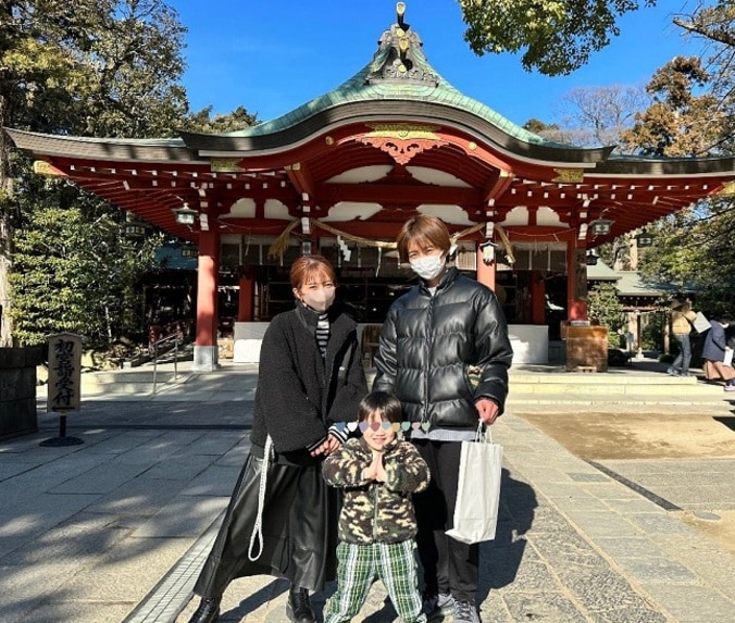  杉浦太陽、妻・辻希美＆三男と厄除けへ「やっておくと気分も清々しい」  1枚目