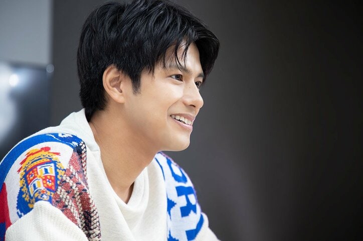 森崎ウィン「ハリウッド俳優」重圧はねのけた発想力 スピルバーグ監督が見抜いた多彩さ