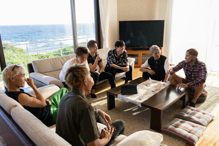 バーレスク東京の人気ダンサーやeggモデルも！イケイケすぎる男女が8日間のキケンな恋に『シャッフルアイランド』第1話