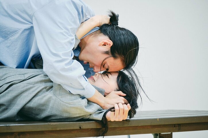 元AKB子役女優、嫉妬にかられ涙ながらの激しいキス！ 情念こもった姿にGENERATIONS小森隼「うわやっば」『ドラ恋～Kissing the tears away～』act.8