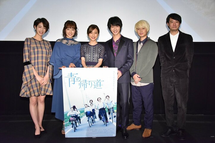 真野恵里菜、主演映画念願のお披露目に感極まって思わず号泣