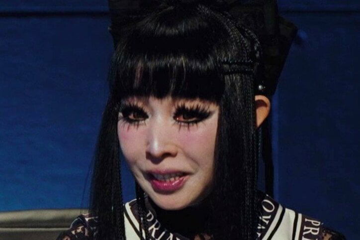 【写真・画像】大物俳優、“可愛がると3日で亡くなる”人形を目の前に異変「早く帰ってくんねぇかな…」　1枚目