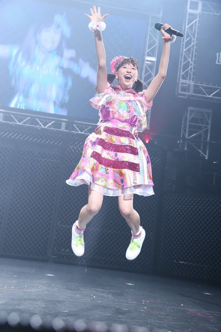 ももクロがカラーチェンジ・ツインテール・サンシャイン池崎!AbemaTV1周年ライブで熱演