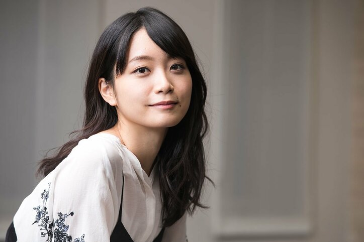 “こじらせ女子”を好演！ 元乃木坂46・深川麻衣「パンとバスと2度目のハツコイ」で映画初主演