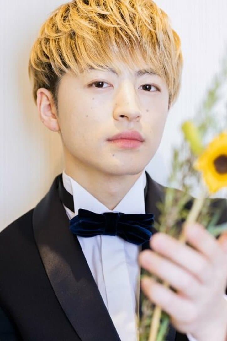 佐野玲於、金髪韓流スターに大変身！ SNSでは「本日から推しが増えました」「ジュオン様サランへ」の大反響