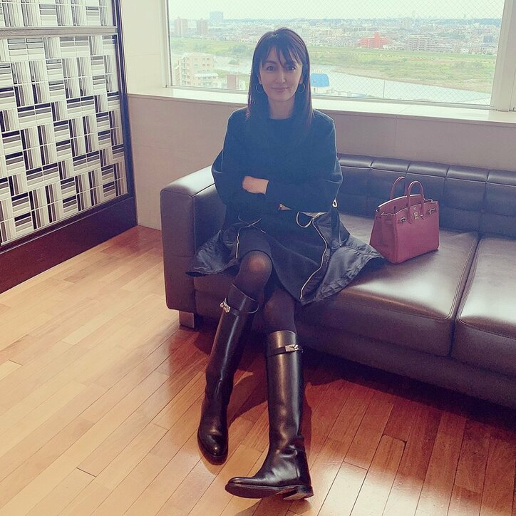 矢田亜希子 年以上愛用している エルメス のアイテムを紹介 パリ本店で買った 話題 Abema Times 矢田亜希子 年以上愛用している エルメス のアイテムを紹介 パリ本店で買った 話題 Abema Times