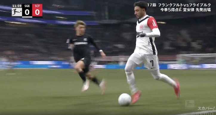 【写真・画像】ヤバすぎるだろ！ 堂安律、超絶技術からの“爆速ワンタッチゴール”炸裂の瞬間「よく決めたな…」 巧みなステップ→“高難度ショット”に称賛の嵐　1枚目