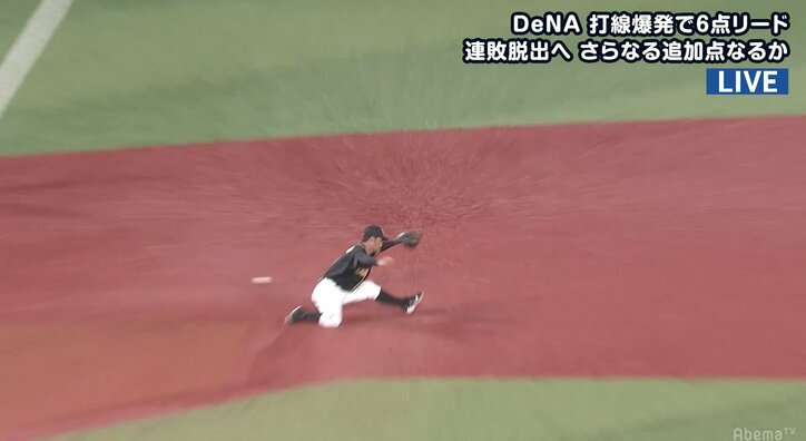 横浜DeNA桑原、“巧打”で珍プレー演出　阪神の名手・鳥谷と塁審の股をダブルで抜く一打に「まるでゲートボール」