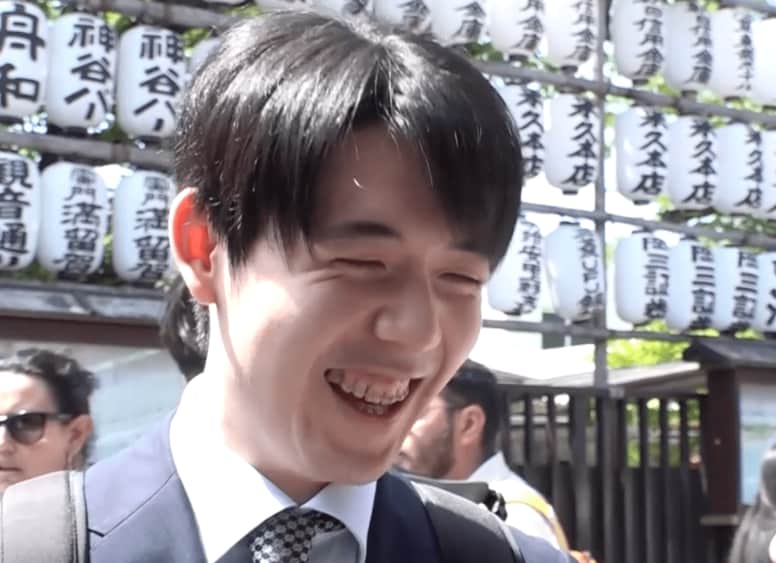 「かえってプレッシャー掛かります…」藤井聡太六冠、先輩棋士とのショッピング中に遭遇したグッズにタジタジの一幕／将棋・ABEMA地域トーナメント2026