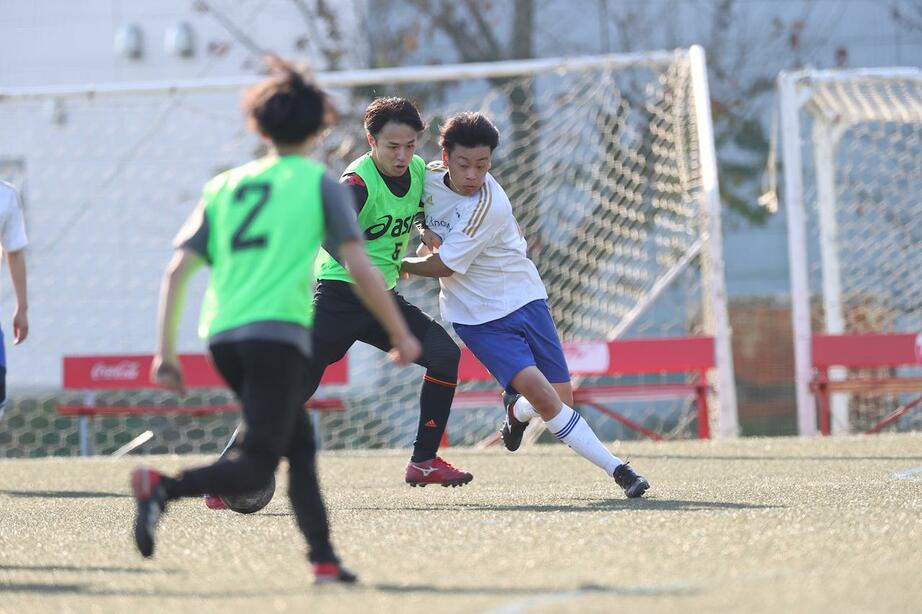 画像: フットサル大会常連のアーシャルデザインがIKI相手に底力を見せ4得点。来季の参入が期待される(写真:高野徹)
