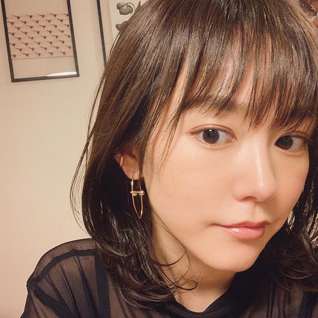 美しいの権化 肌綺麗すぎ 桐谷美玲 ドアップセルフショットに絶賛の声 話題 Abema Times