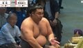 「メンチ切ってる」霧島、熱海富士に詰め寄り“ただならぬ形相” カメラが捉えた“わずか2秒”の出来事に元若乃花も驚きと困惑
