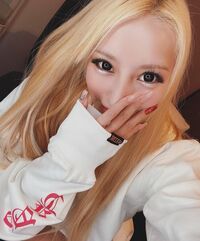 「今までで一番短くした」加藤紗里の美しいネイルを写した近距離セルフショットに反響