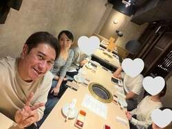 川崎麻世、妻らと絶品焼肉コースを堪能「最近食べた焼肉で一番美味しかった」