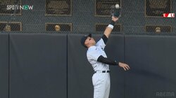 大谷翔平のフェンスオーバーの打球をジャッジがまた捕った！ 昨季に続きライバルにホームランキャッチされる ジャッジは直後の打席で先制弾「HR奪取後に...HR」「この2人おもろいな」