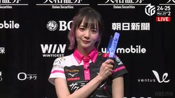 岡田紗佳、安堵と感謝と大粒の涙 苦悩が続いたシーズン最終盤でついに掴んだ初勝利に「ファンのおかげです」／麻雀・Mリーグ