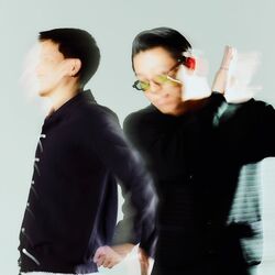 ハウスDJ／interfm「Mint Juice Radio」主宰・島田翼がプロデュース。ハンチングのメンバーyankをMCに迎えたニューシングル、『Monkey Jet City』をリリース。