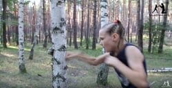 1分間100発の超高速パンチ！木をも砕く天才ボクシング少女が最強すぎる