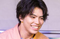 北村一輝のイケメン息子、 “砂時計ボディ”レースクイーンとカップル成立！ ヒロミ「声も似てる」