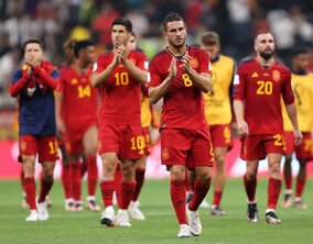 「スタンドが豪華」スペインのレジェンド・プジョル＆ビジャがドイツ戦を観戦　解説の槙野も興奮「ゲームで使っていた選手たちがたくさんいます」