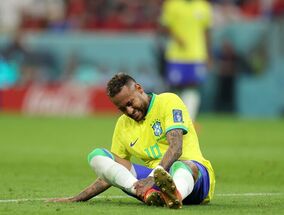 “泣きっ面に蜂”のネイマール。足首の負傷に続き今度は…【Ｗ杯】