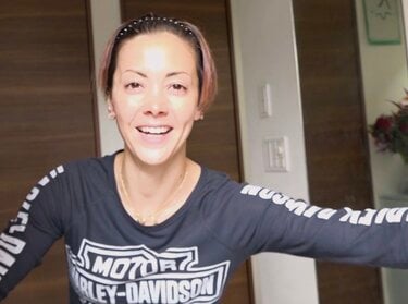 4児の母・土屋アンナ、5年前に購入した4LDK一軒家の自宅を公開も“床に 