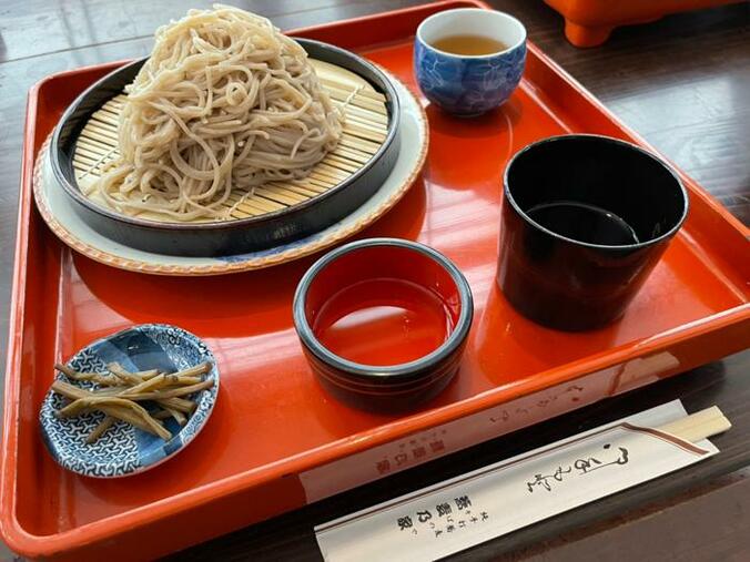  薬丸裕英、1日15食限定の料理を堪能「ジャズ流れているこだわりの蕎麦屋」  1枚目