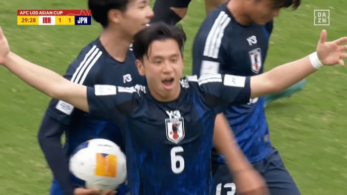 小笠原満男の再来！？“25m低弾道キャノン”で日本をＷ杯出場に導く「ゴラッソきた！」「大号泣」「ほんと凄い」小倉幸成の“勝負強さ”にファン大歓喜【U20アジアカップ】 3枚目