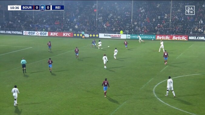 【映像】関根→中村→伊東、相手をいなすトライアングルパス