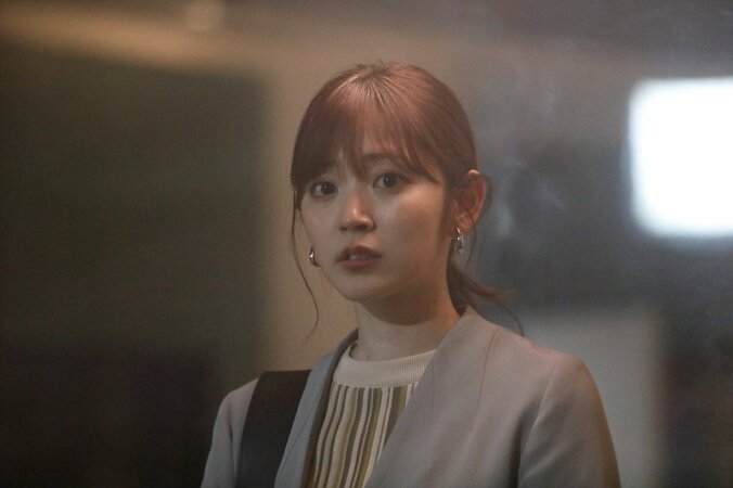 鈴木愛理がハイヒール脱ぎ捨て全力疾走！ ズタボロメイクに髪振り乱し、小田切ヒロも「ゾンビみたいじゃない」と驚き 6枚目